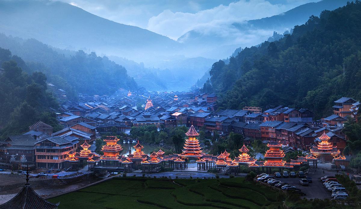 世界“短裙第一村”，裙长只有16厘米，男生都喜欢这个地方