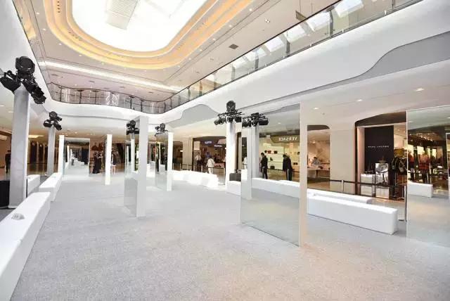 杨幂买奢侈品,杨幂唐嫣天天向上买东西