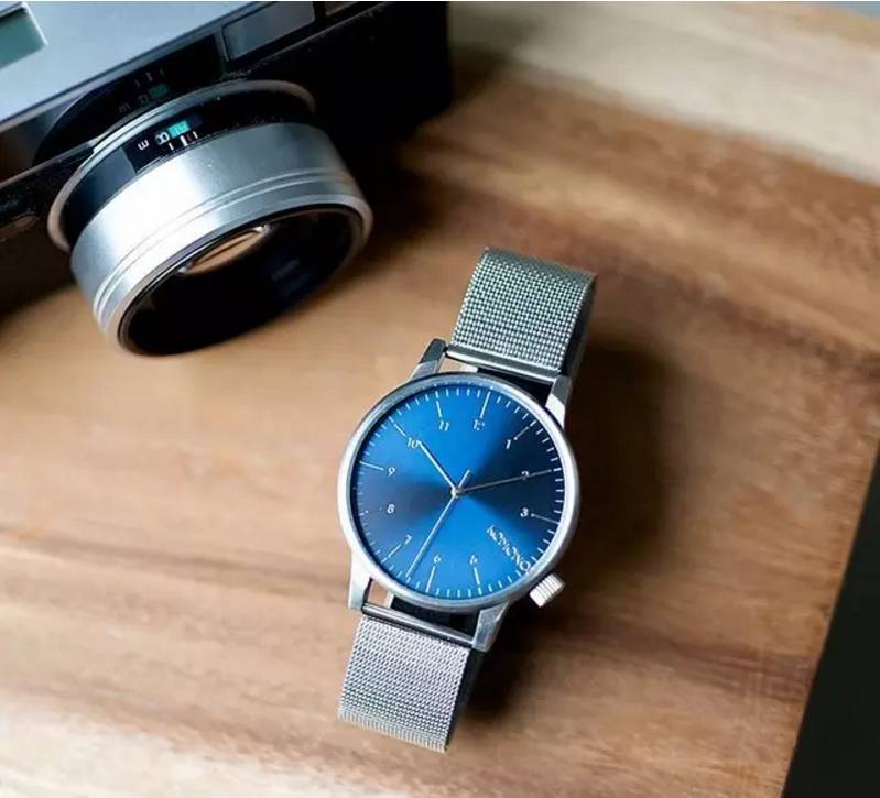 komono｜把手表放在画里卖？究竟是卖画还是卖手表啊