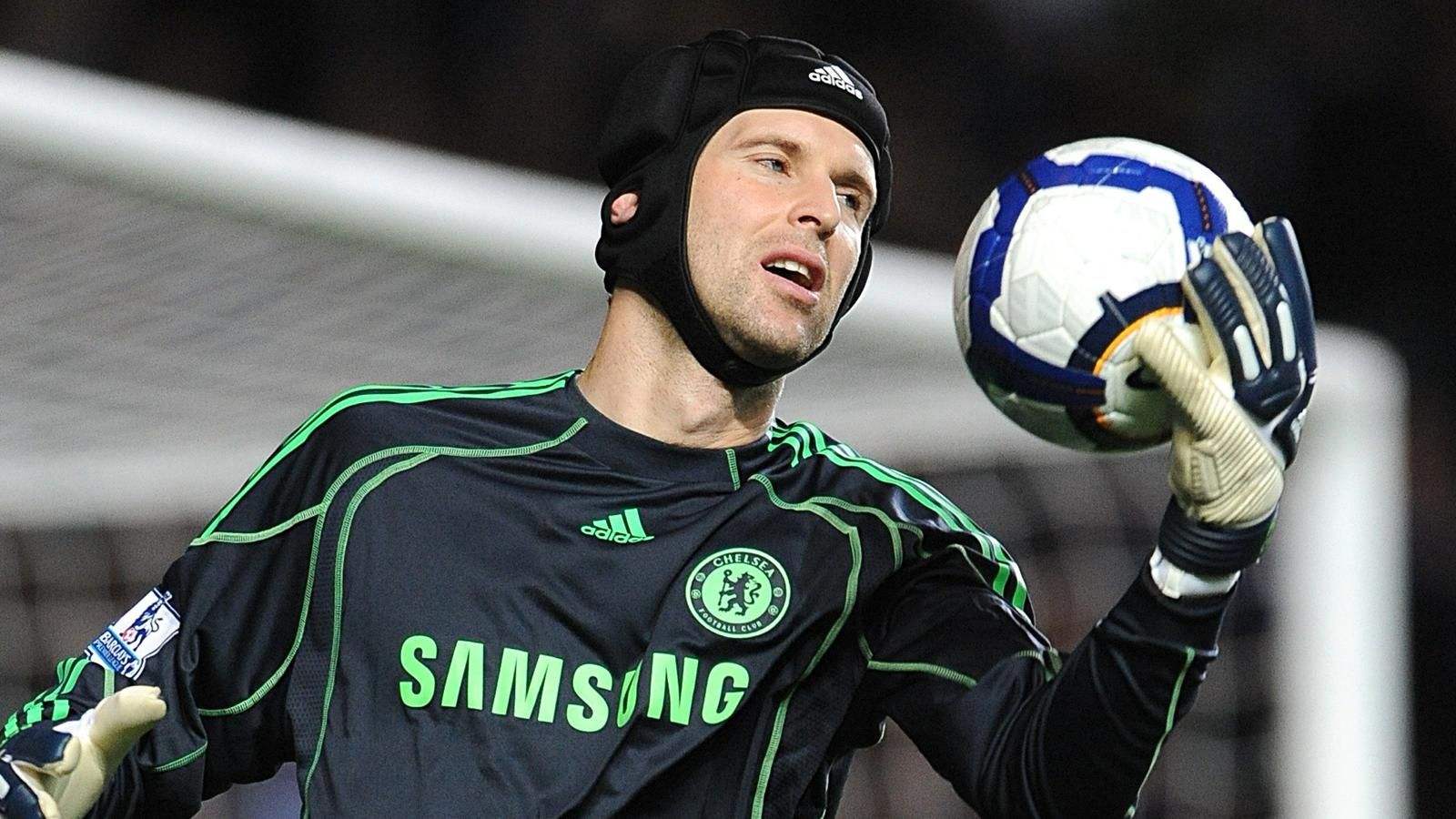 比艾德森惨得多！他直接被爆头，重伤之后依旧征战沙场