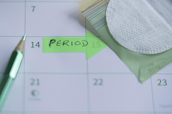 女人一个月大姨妈来两次,女人一月来两次大姨妈是什么原因