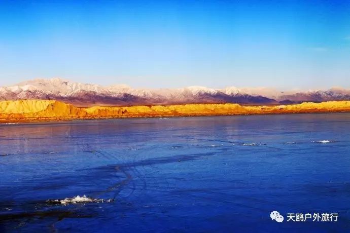 一大一小两个情侣湖，国庆来西域敦煌必经之路，一起秀恩爱吧！