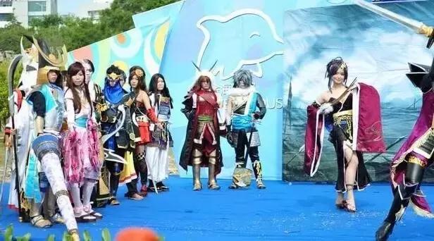 看看有什么好玩的旅游景点,有哪些好玩又好吃的旅游地方