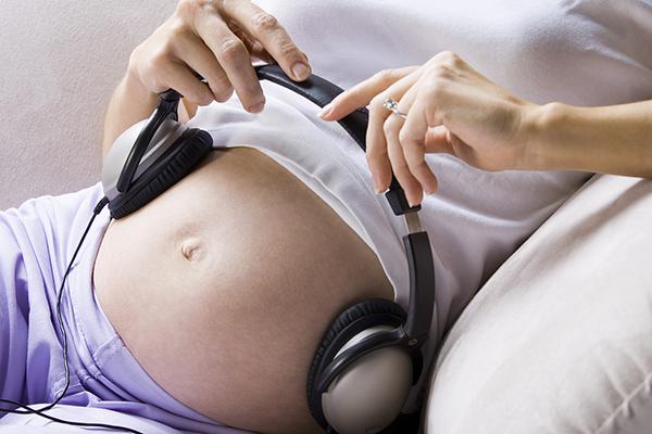 女人一个月来两次大姨妈痛,女人一个月来两次大姨妈怎么回事