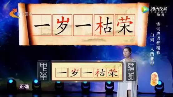 杨幂李易峰现身米兰街头,李易峰怎么穿杨幂的衣服