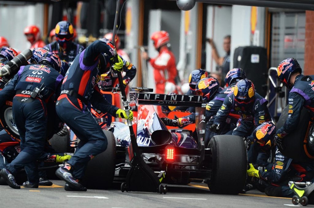 f1车队不能看别人的车,f1车队哪些是不会被退出的