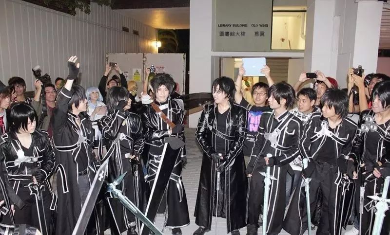 进可开挂，退可女装，不愧是龙傲天里的人气王