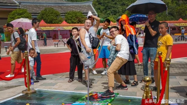 这个国庆，来永定土楼加入柿子嘉年华的狂欢派对吧！