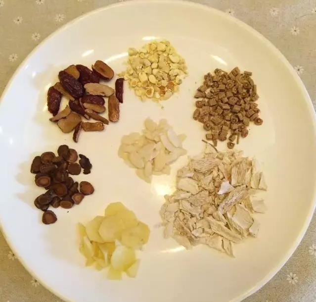 秋梨膏降火去燥吗,秋冬防燥可用秋梨膏吗