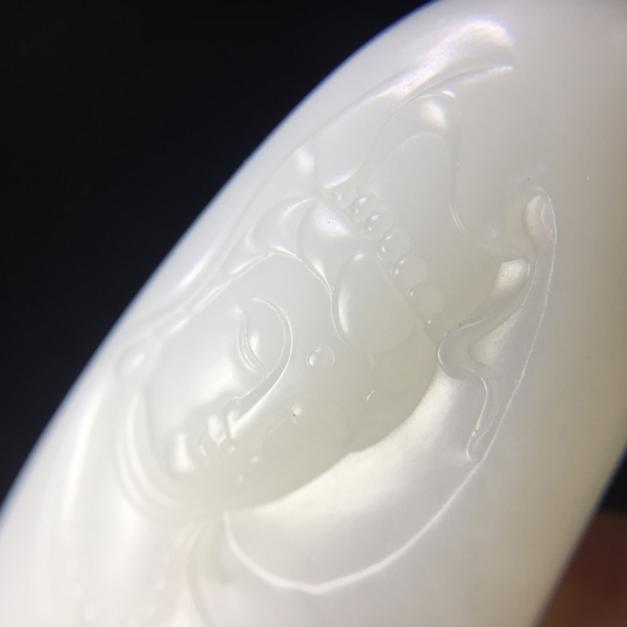 仿汉白玉和仿和田玉哪个好些,一般用什么东西仿和田玉