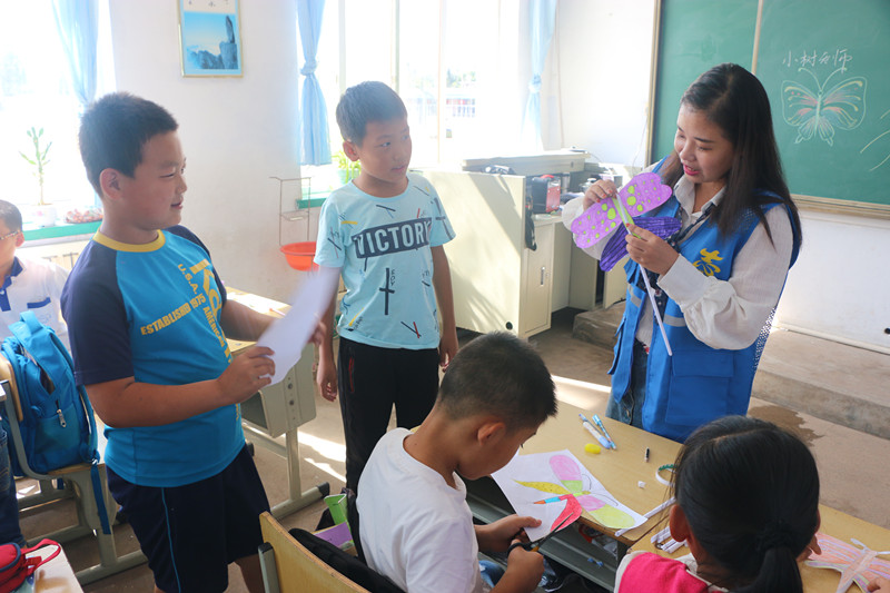 爱心团队情暖留守儿童,爱心涌动为留守儿童圆梦