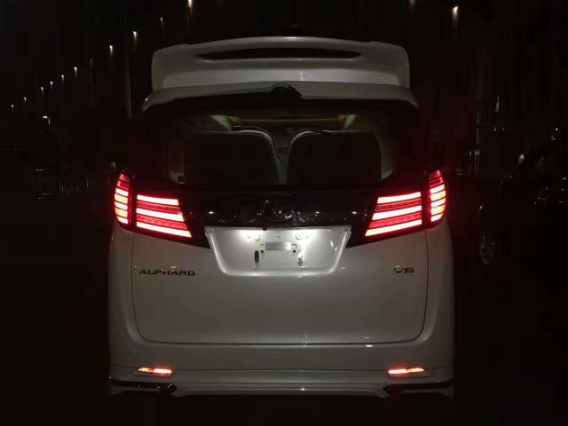 奔驰埃尔法商务车改装房车,gmc和埃尔法房车