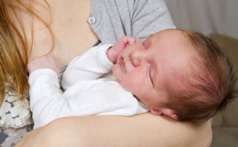 宝宝特别容易受到惊吓怎么办,宝宝很容易被惊吓是为什么