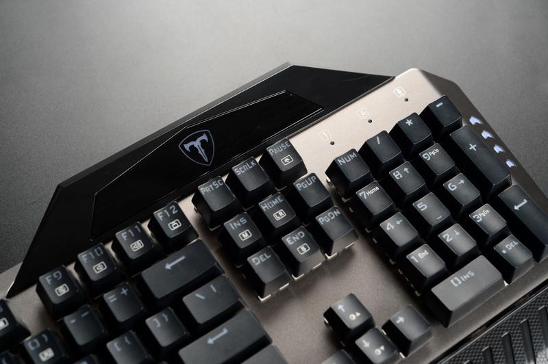 装甲键盘,eti119刀锋机械键盘测评