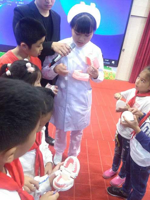 爱心企业武汉第一口腔医院免费为3万多江城儿童预防蛀牙