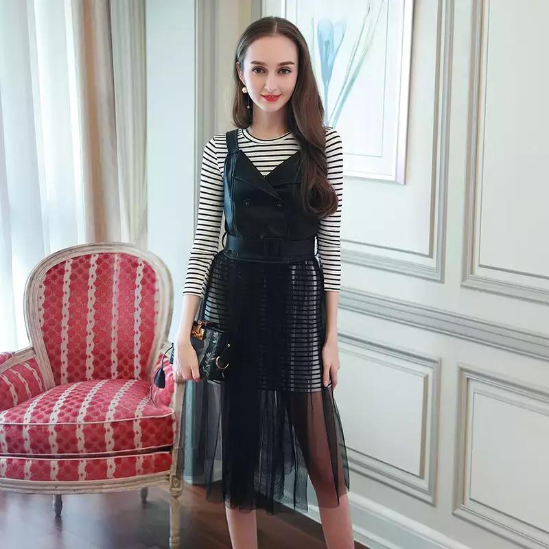 灰色吊带连衣裙怎么叠穿,吊带连衣裙穿搭技巧