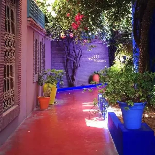 时装大师圣罗兰的秘密花园到底什么样？