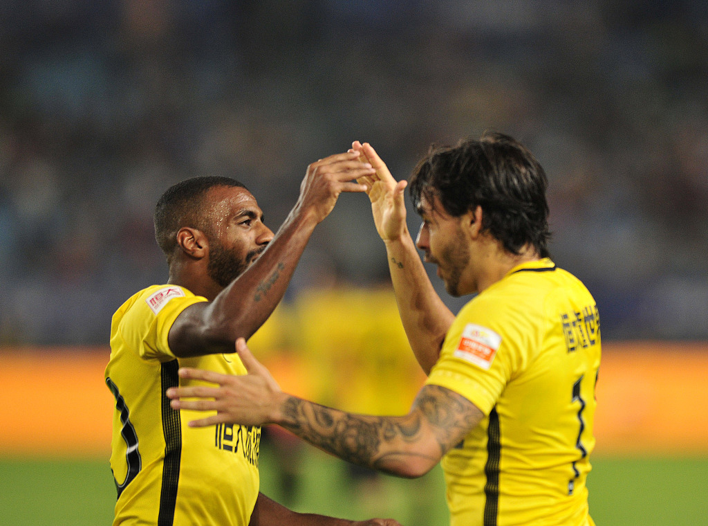 广州恒大与上海上港足球比赛直播,广州恒大上海申花的直播时间