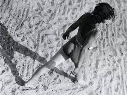 要看见自由和快乐，就不会让痛苦毁掉梦想