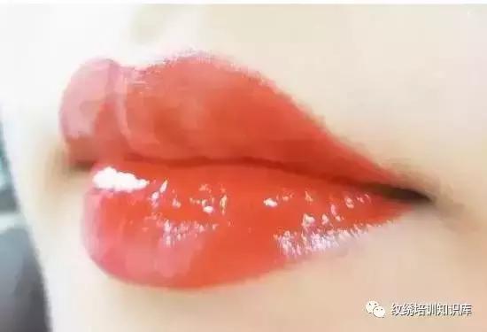重度乌唇怎么改善能变红唇,乌唇应该用什么颜色做唇好看