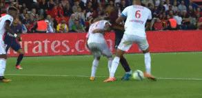 过人内马尔桑托斯,内马尔戏耍过人被打