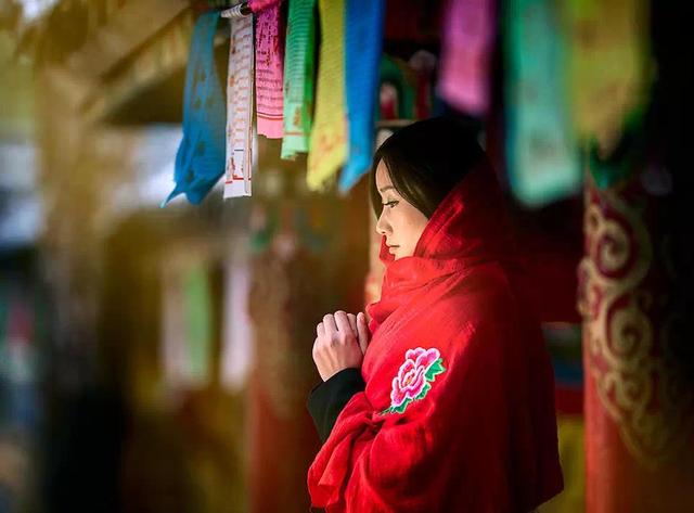 我问佛,我问佛为什么佛却低头不语语录