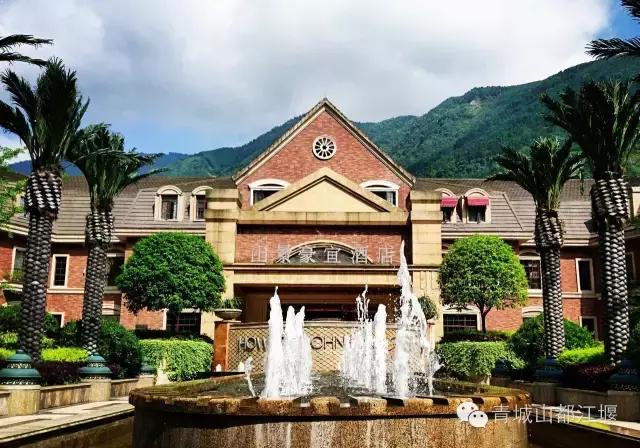 四川旅游一条很直的公路,四川唯一一条有路灯的高速公路