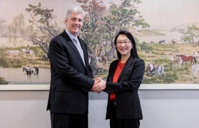 为什么google要收购摩托罗拉,谷歌收购摩托罗拉哪家好