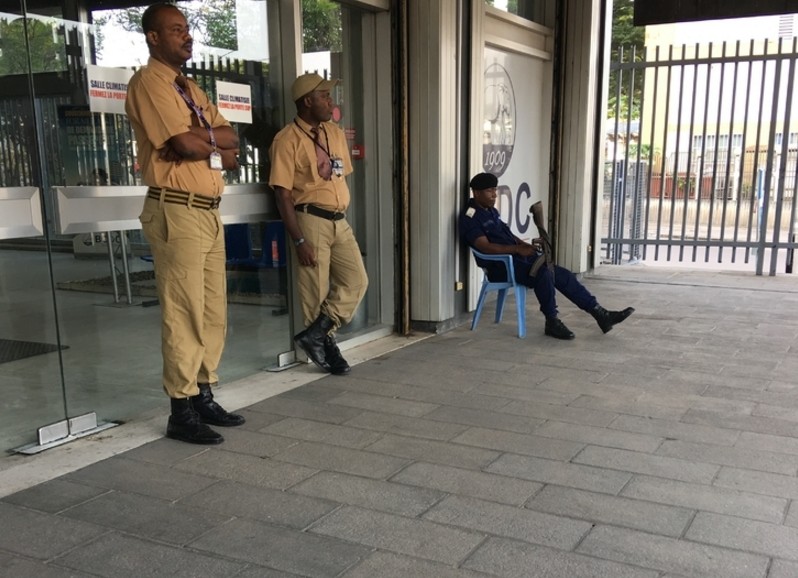 在非洲刚果金生活和工作，战狼2之后很多人担心自己的安全，其实