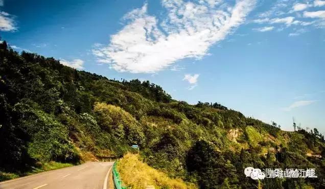 四川旅游一条很直的公路,四川唯一一条有路灯的高速公路