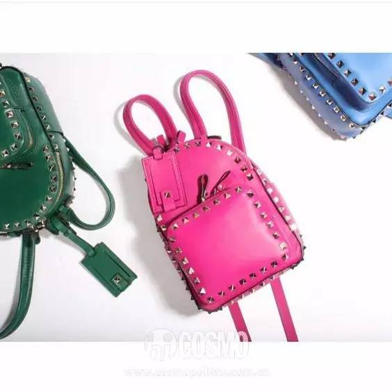 花里胡哨双肩包推荐,耐看双肩包穿搭