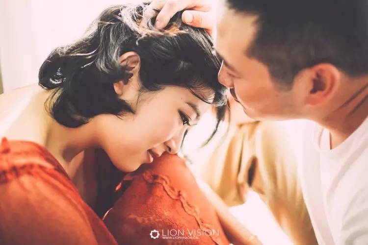 比胡霍纯洁的情侣照，怎样拍？