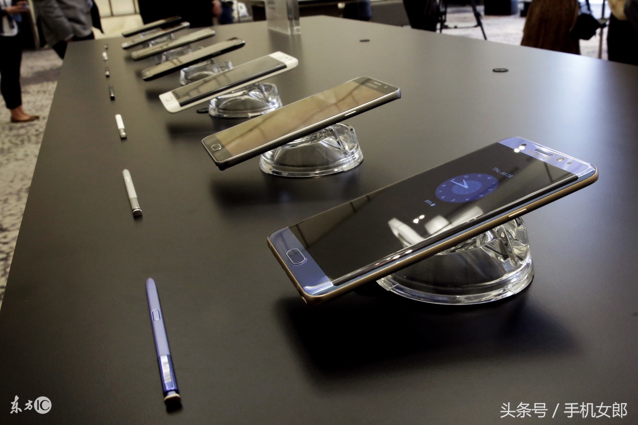 9月上市近十款全面屏手机，售价差距甚大，高达9688元，低至899元