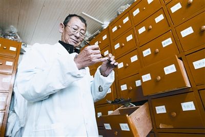 通俗易懂的实用治疗胃病的小偏方,老中医教你3个治胃病的小妙招