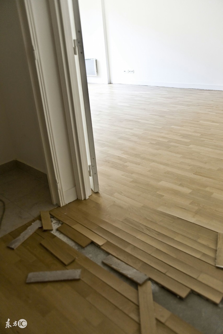 木地板踩上去咯吱响怎么解决,木地板踩上去咯吱咯吱响解决办法