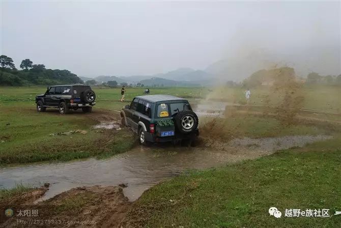 露营联谊活动,碧溪古镇露营搭帐篷