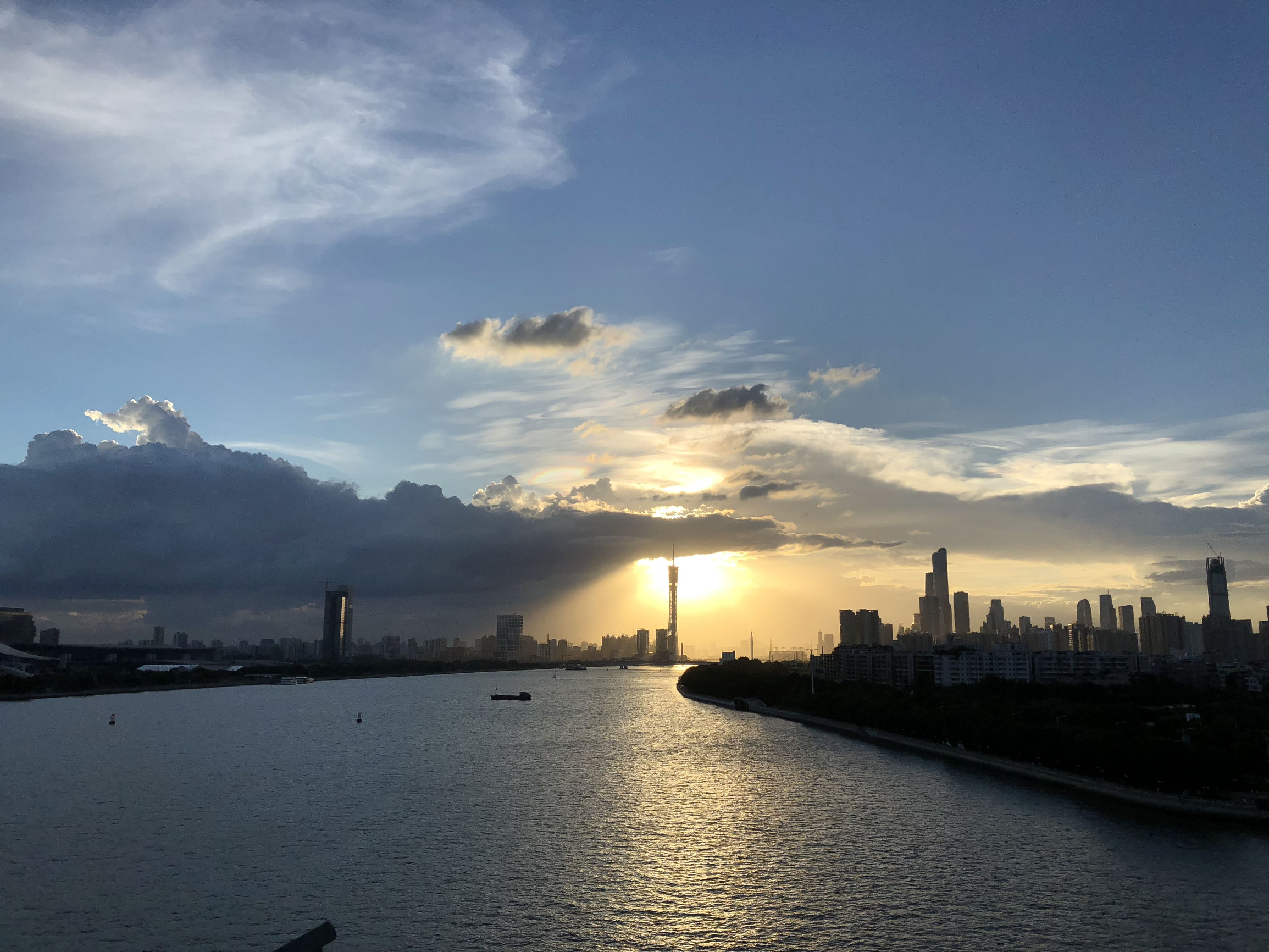 iphone8plus实际使用体验,iphone8plus深度评测小白