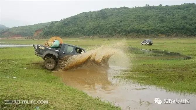 露营联谊活动,碧溪古镇露营搭帐篷