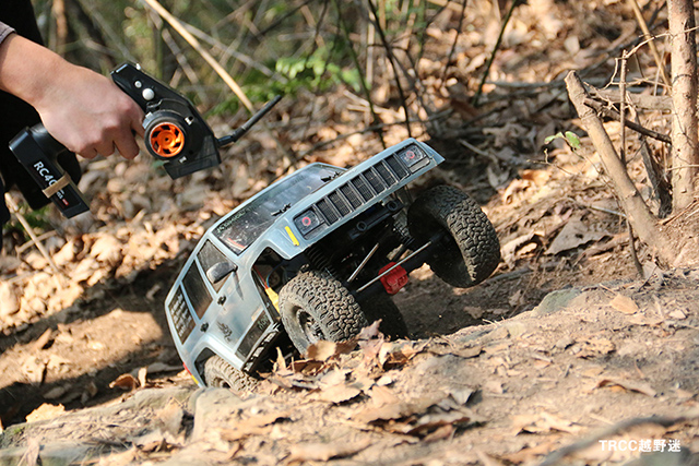 遥控仿真切诺基,大切诺基改装包围
