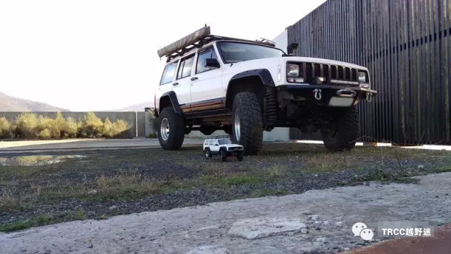 遥控仿真切诺基,大切诺基改装包围