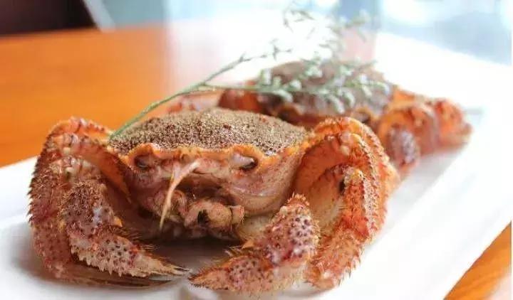 红毛蟹蟹腿多少钱,红毛蟹贵还是雪蟹贵