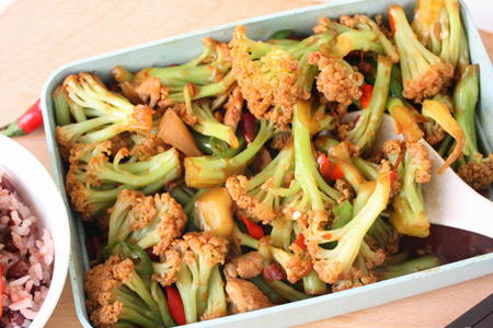 全家人都喜欢吃的干锅花菜,今天中午不知道吃什么