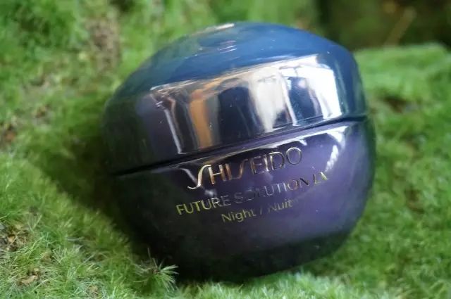 女人要对自己好一点好好护肤,女人就要好好保养