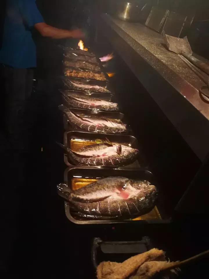 信阳烤鱼哪家好吃,信阳本地烤鱼最好吃的店