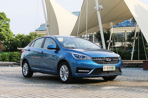 吉利新远景新车油耗越开越费油,五六万的车吉利新远景怎么样