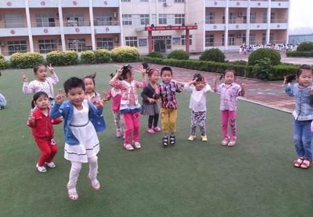 幼儿园免费上兴趣课,幼儿园足球培训课程