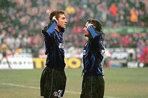 他是足坛的“神雕大侠”他让7080两代球迷如痴如醉