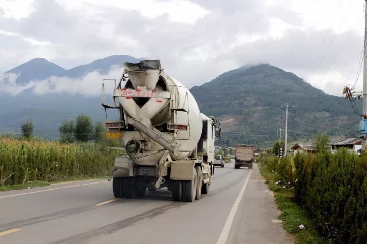 丽江拉市海马场现状,丽江拉市马场最新消息
