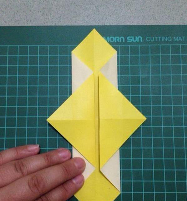 中秋手工灯笼折纸教程简单,折纸菠萝灯笼图解