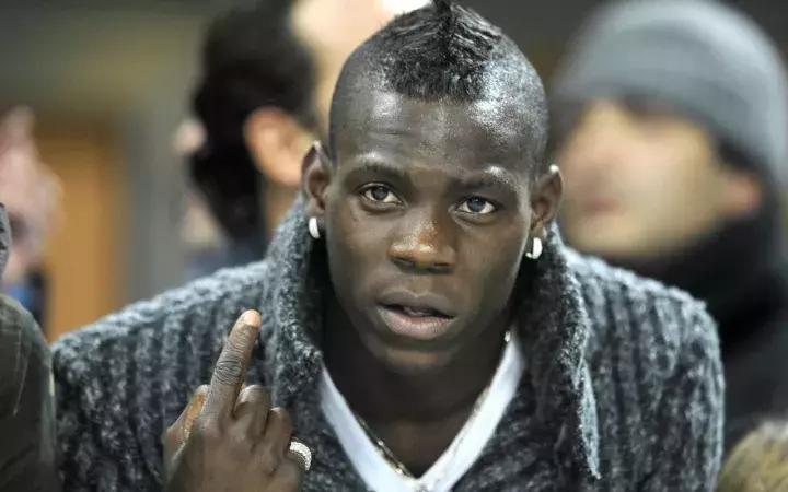 踢足球是需要练的基本功,踢足球的几个优势